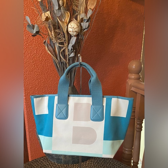 Bally-EUC- Stylish Teal and White Tote Bag - Like New - Picture 4 of 12